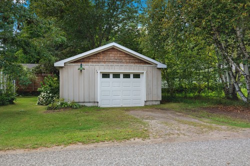 Garage - 2 Av. Edgewood, Bristol, QC 