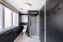 Salle de bains attenante à la CCP - 