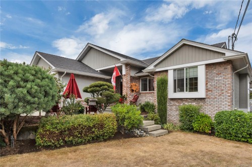 599 Hillcrest Ave, Ladysmith, BC 