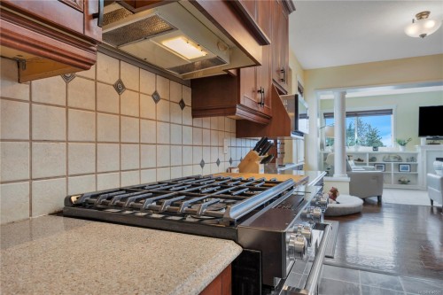 599 Hillcrest Ave, Ladysmith, BC 