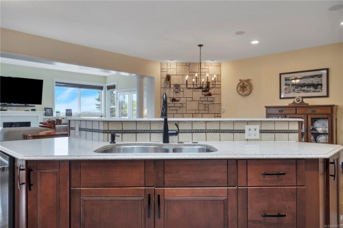599 Hillcrest Ave, Ladysmith, BC 