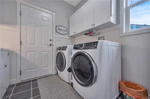 599 Hillcrest Ave, Ladysmith, BC 