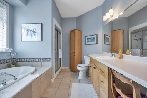 599 Hillcrest Ave, Ladysmith, BC 