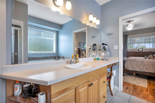 599 Hillcrest Ave, Ladysmith, BC 