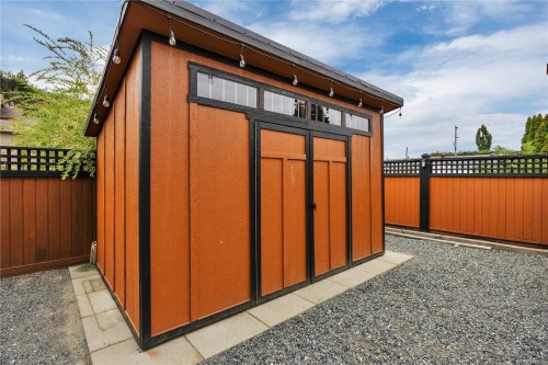 599 Hillcrest Ave, Ladysmith, BC 