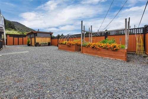 599 Hillcrest Ave, Ladysmith, BC 