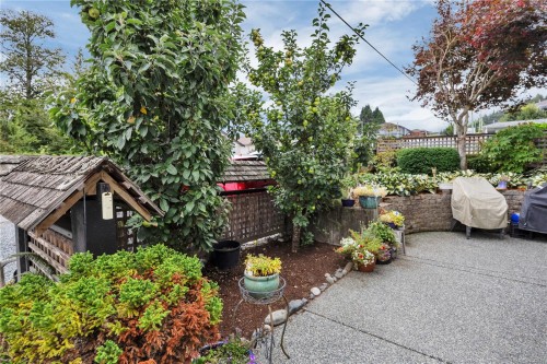 599 Hillcrest Ave, Ladysmith, BC 