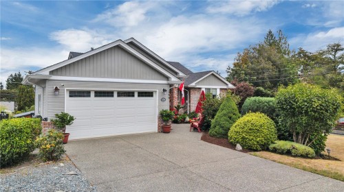 599 Hillcrest Ave, Ladysmith, BC 