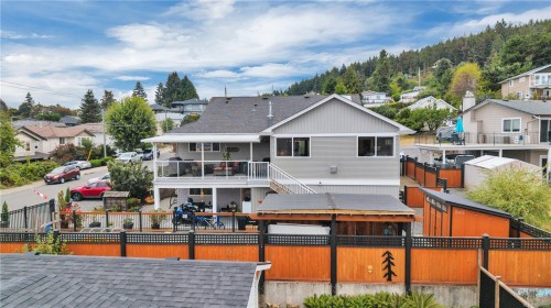 599 Hillcrest Ave, Ladysmith, BC 