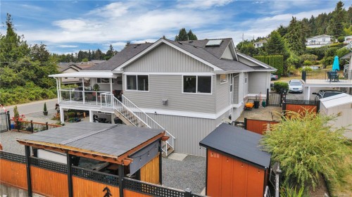 599 Hillcrest Ave, Ladysmith, BC 