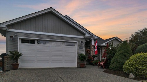 599 Hillcrest Ave, Ladysmith, BC 