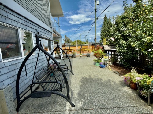 599 Hillcrest Ave, Ladysmith, BC 