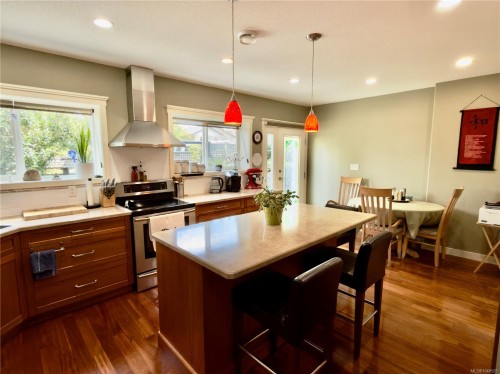 599 Hillcrest Ave, Ladysmith, BC 