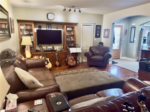 599 Hillcrest Ave, Ladysmith, BC 