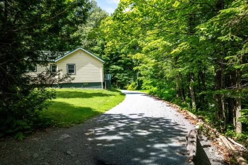 Stationnement - 1606 Ch. Bunn, Saint-Sauveur, QC 