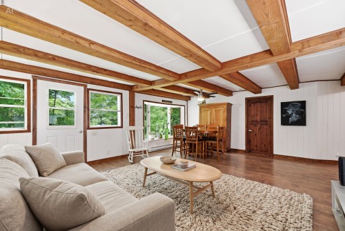 Salon - 1606 Ch. Bunn, Saint-Sauveur, QC 