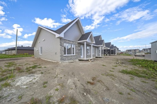 1965 Rue Gabrielle-B.-Grimard  Saguenay (Chicoutimi), QC G7B 0B4