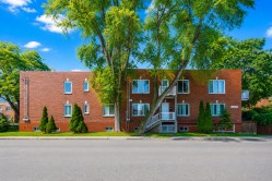 6490  - 6492 Av. McLynn  Montréal (Côte-Des-Neiges/Notre-Dame-De-Grâce), QC H3X 2R4