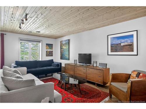 25 Bell Hill Rd, Long Point, NB 
