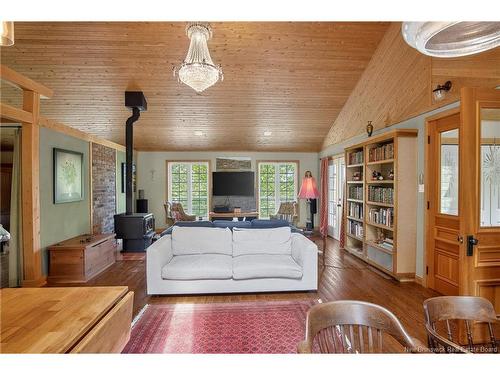 25 Bell Hill Rd, Long Point, NB 
