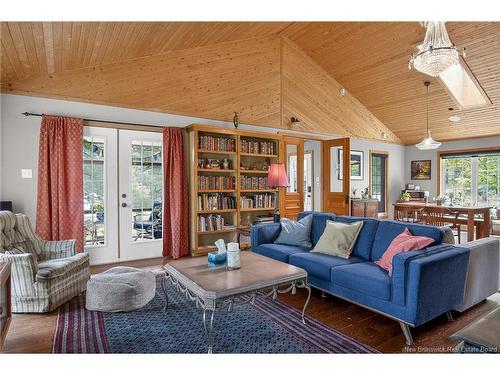 25 Bell Hill Rd, Long Point, NB 