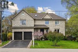 1541 GARNET Avenue  Mississauga, ON L5G 4C7