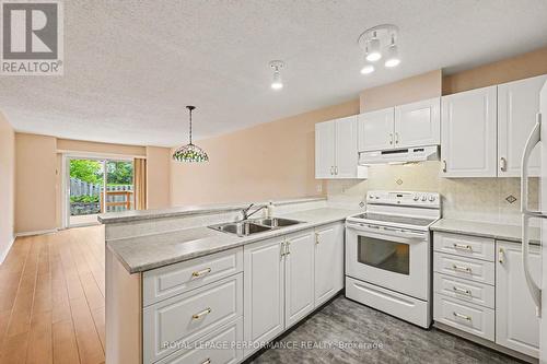 Impeccably clean - 18 Daphne Crescent, Ottawa, ON 