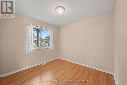 18 Daphne Crescent, Ottawa, ON 