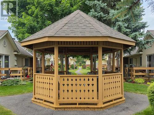 Wonderful Community Lifestyle - 18 Daphne Crescent, Ottawa, ON 