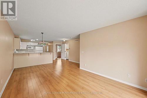 18 Daphne Crescent, Ottawa, ON 