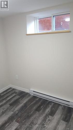 5 - 44 BARTONVILLE AVENUE W , Toronto, Ontario M6M 2B5 4