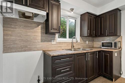 1037 Stainton Drive, Mississauga, ON 