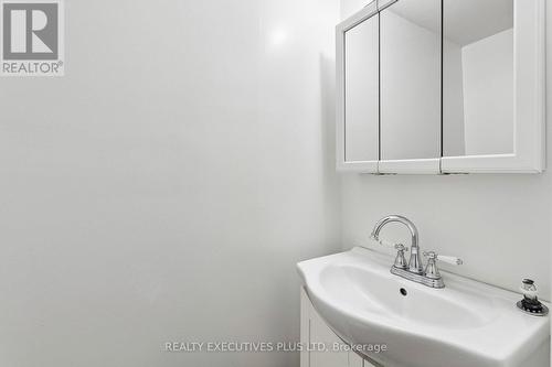 1037 Stainton Drive, Mississauga, ON 