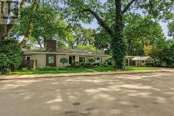 344 MAPLE AVENUE Oakville, ON L6J 2H7