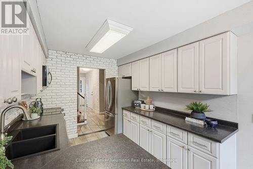 8 Pickwick Place, Guelph (Willow West/Sugarbush/West Acres), ON 
