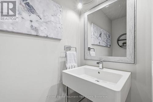 8 Pickwick Place, Guelph (Willow West/Sugarbush/West Acres), ON 