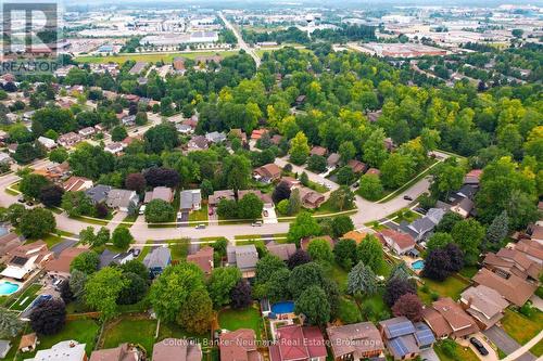 8 Pickwick Place, Guelph (Willow West/Sugarbush/West Acres), ON 