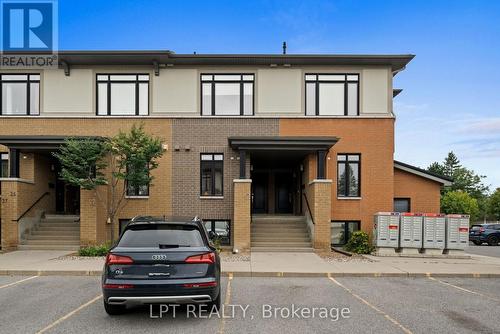 21 Bergeron Private, Ottawa, ON 