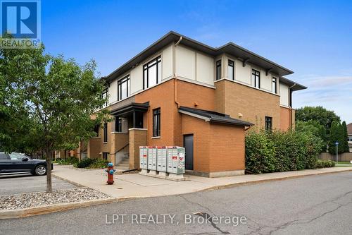21 Bergeron Private, Ottawa, ON 