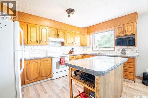 701 1St Street, Hanley, SK 