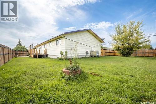 701 1St Street, Hanley, SK 
