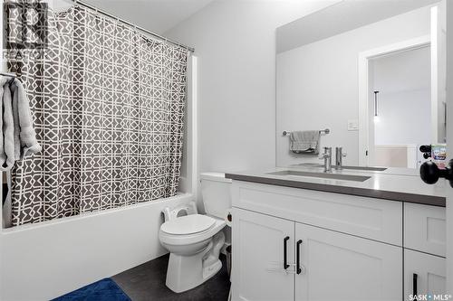 34 Mackenzie Crescent, Pilot Butte, SK 