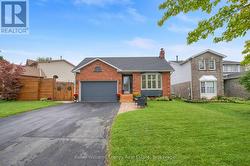 831 LAVIS STREET  Oshawa (Pinecrest), ON L1K 1W8