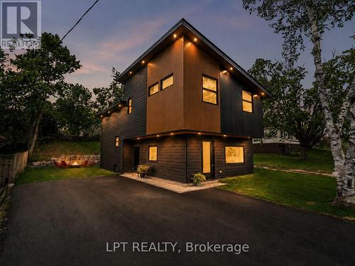 168 BERCZY STREET  Barrie, ON L4M 3R6