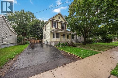 386 RUSSELL STREET South , Sarnia, Ontario N7T 3M6 2