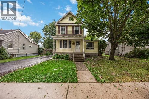386 RUSSELL STREET South , Sarnia, Ontario N7T 3M6 3