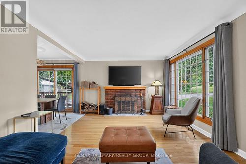 987 Neville Street, Ottawa, ON 