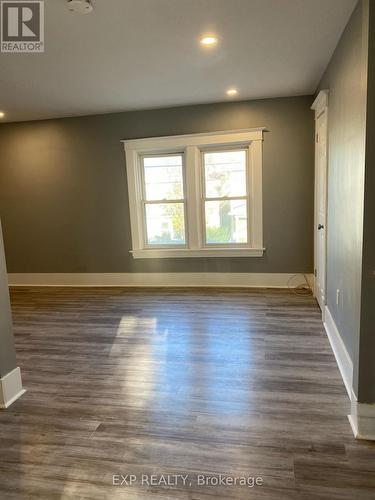 UPPER LEVEL - 104 LOWELL AVENUE , St. Catharines (Downtown), Ontario L2R 2E2 4