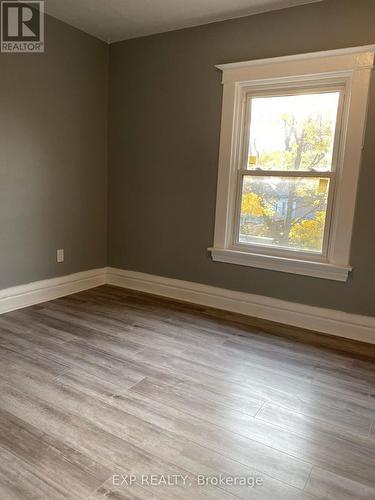 UPPER LEVEL - 104 LOWELL AVENUE , St. Catharines (Downtown), Ontario L2R 2E2 5