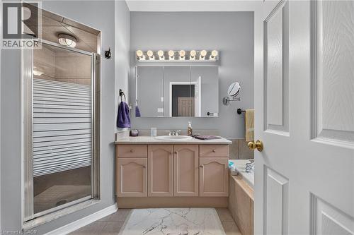 4 piece ensuite with separate shower and tub - 159 Thoroughbred Boulevard, Ancaster, ON 